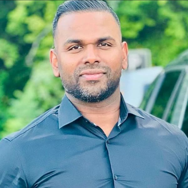Portrett av Dennis Thanabalasingam